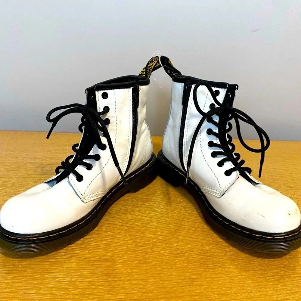 Kids white Dr. Marten combat boots, size 2 - Picture 2 of 5